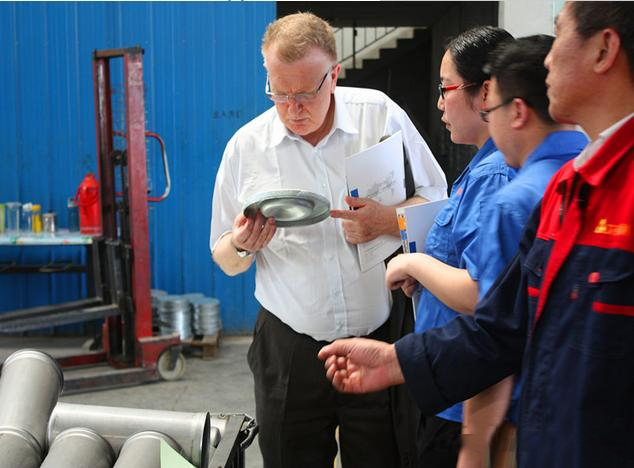意大利客戶參觀艾普利生産基地(圖1)